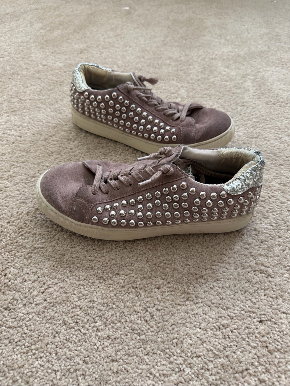 Steven by Steve Madden Peyton mauve pink suede sneakers rows of silver studs 8